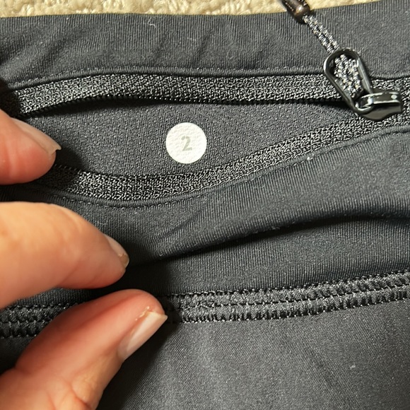 Lululemon speed short size 2 - Picture 3 of 5